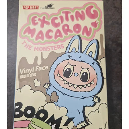 Pop Mart (COUNTERFEIT) — Exciting Macaron The monsters Vinyl Face