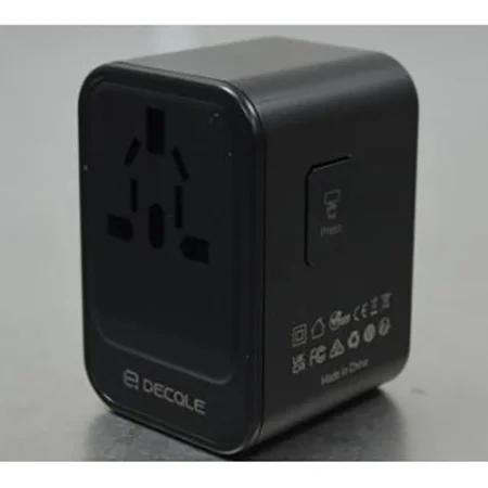 Decqle — Travel adaptor