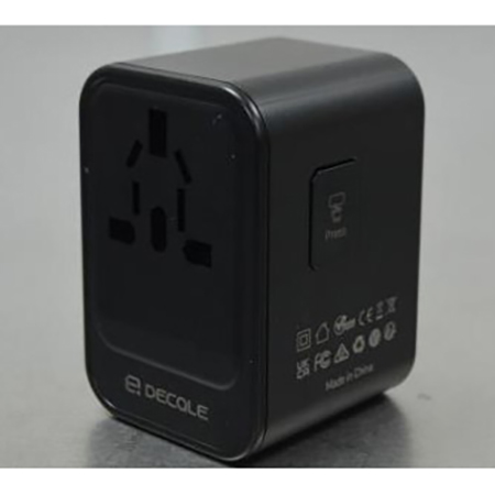 Decqle — Travel adaptor