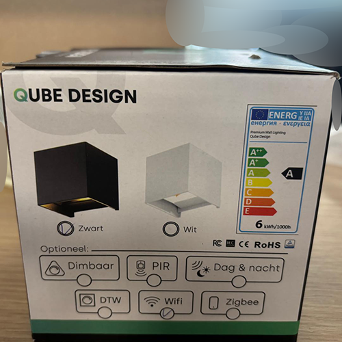 QUBE DESIGN — Tweezijdig design wandlamp