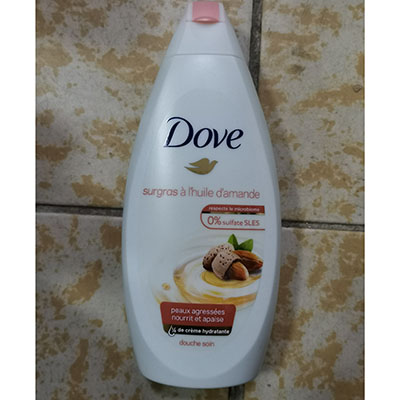 Dove — surgras à l'huile d'amande douche