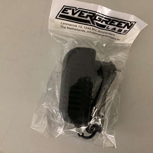 Evergreen labs — Fake Ladegerät mit Geheimversteck: Diskretes Design, sicheres Versteck