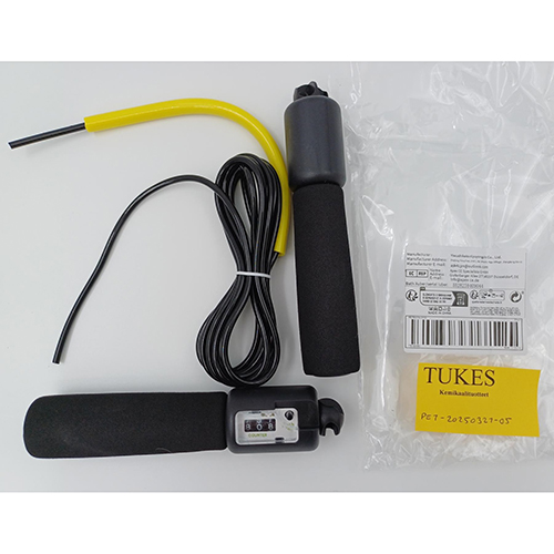 Black jump rope with wear-resistant plastic coating