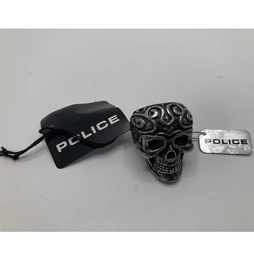 Police — Man ring Police