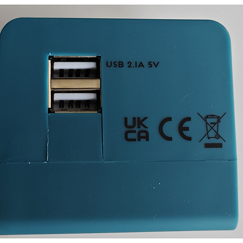 LEGAMI — Universal travel adapter