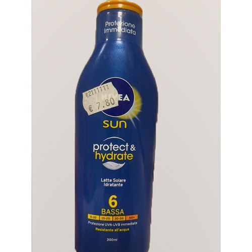 Nivea — Sun protect & hydrate