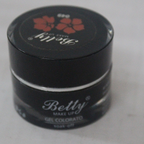 Betty ® — MAKE UP