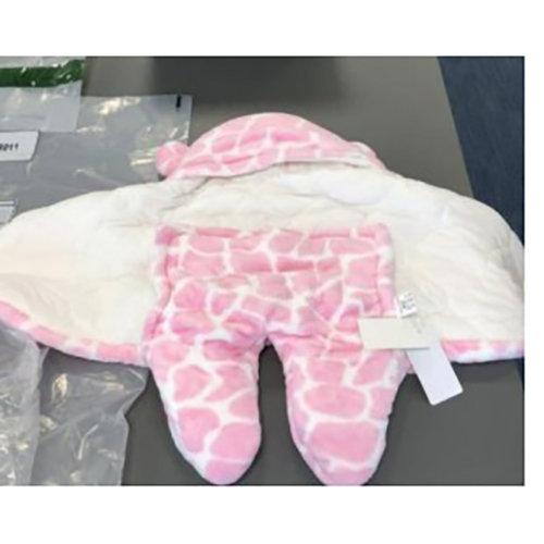Unbranded — White and Pink Flannel Hooded Baby Sleeping Bag