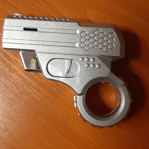 Zapalovač neobvyklého tvaru pistolka
