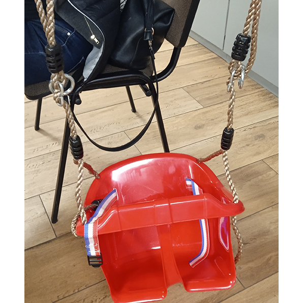 4IQ group — Plastic swing