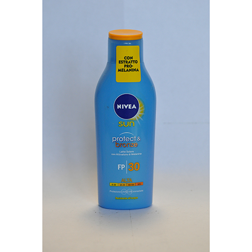 Nivea — Sun protect & bronze