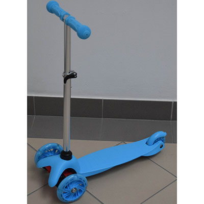 3 Wheels Light Up Kids Scooter