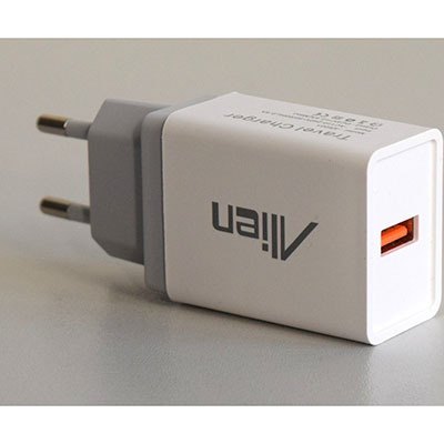 Alien — Travel Charger