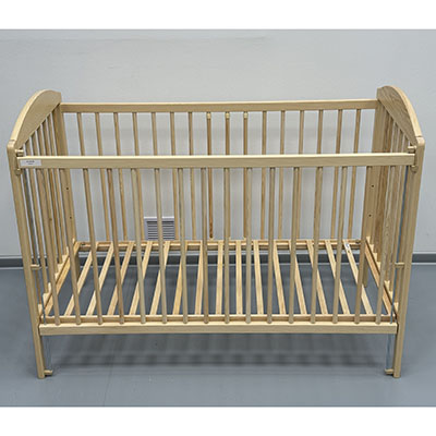DREWEX® — Children's cot with retractable side panel