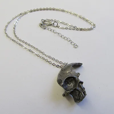 southbankstore Halskette mit Totenkopf-Anhänger, gebrochen, beschädigt, für Männer und Frauen, Zin