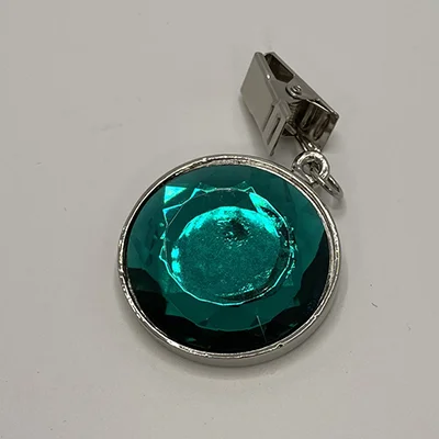 Pendant with green stone