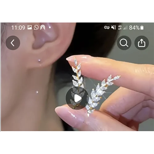 Boucles d’oreilles à clous en strass (1 pair Of Gold sur emballage)