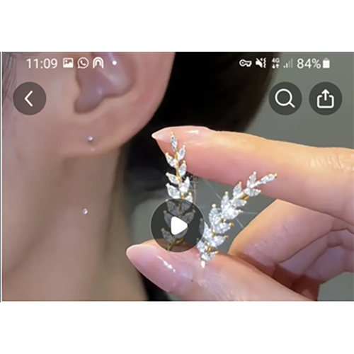Boucles d’oreilles à clous en strass (1 pair Of Gold sur emballage)