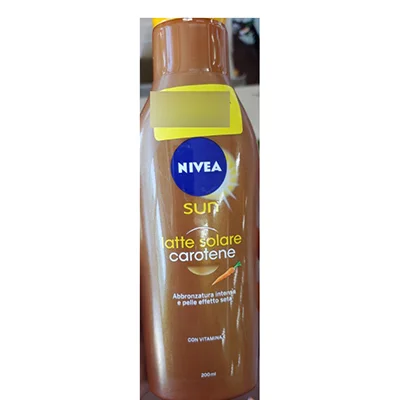 Nivea — Latte solare carotene