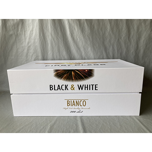 First class fireworks — Black & White - Bianco