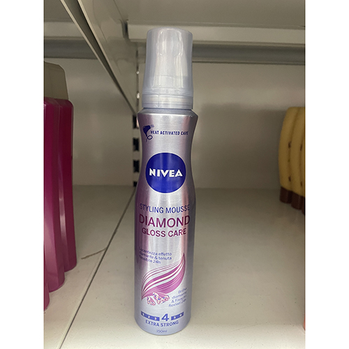 Nivea — Styling Mousse - Diamond Gloss Care - 4 Extra Strong