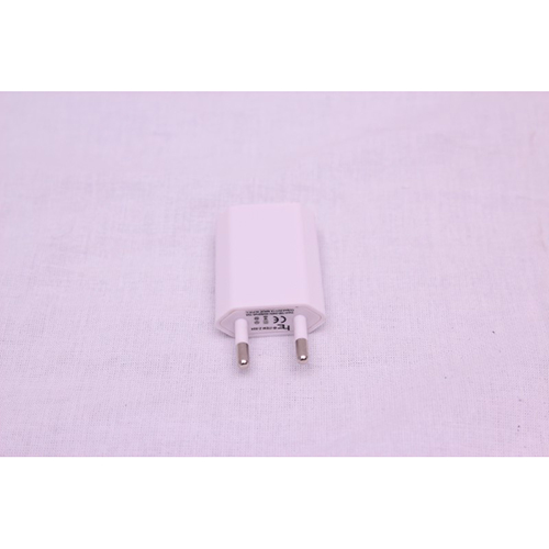 hE — USB charger