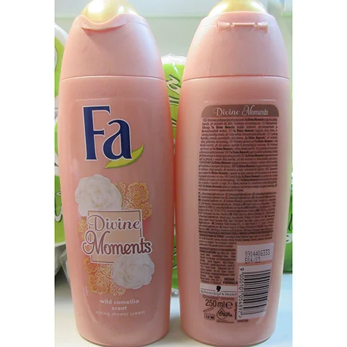 FA — Divine Moments Shower Cream Wild Camellia Scent