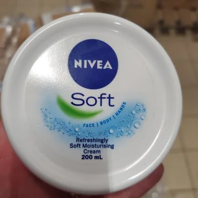Nivea — Soft moisturising cream