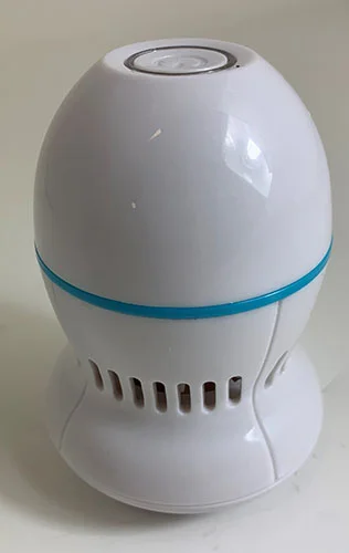 Callus remover with built-in vacuum