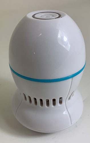 Callus remover with built-in vacuum