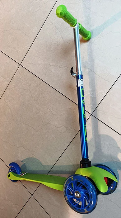 METEOR — Toy scooter