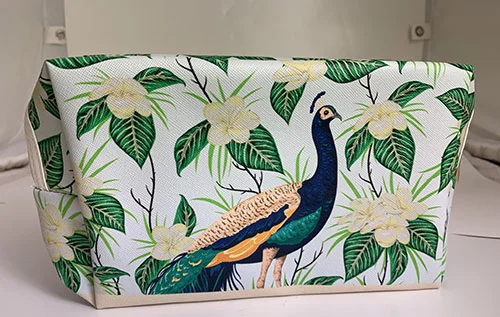 www.puckator.net — Toiletry bag Peacock