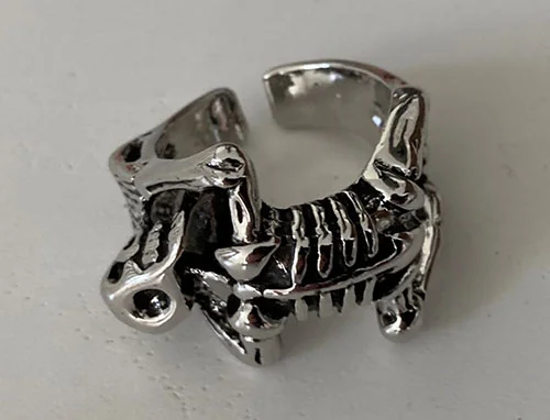 Skelleton ring