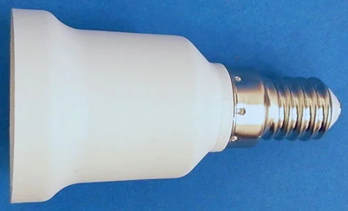 Lamp holder adaptor
