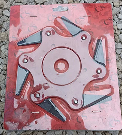 Flail-type cutting attachments with 6 knifes