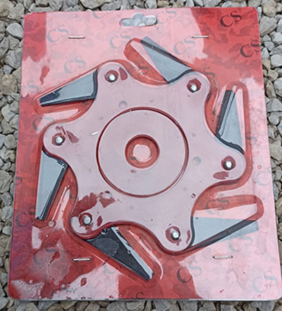 Flail-type cutting attachments with 6 knifes