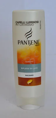 PANTENE — Capelli luminosi riflessi di luce  - capelli acqualight