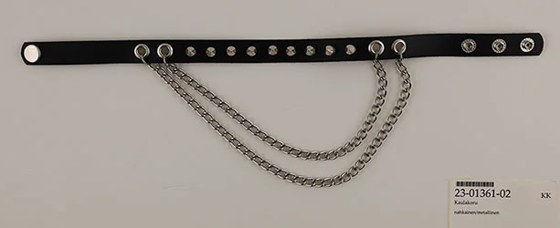 Leather neckband