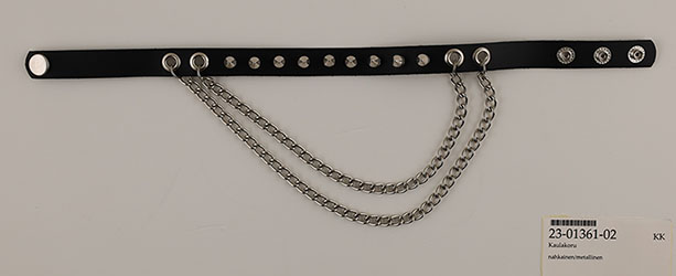 Leather neckband