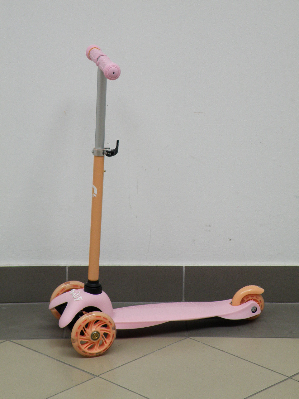 QKIDS — HULAJNOGA / KICK SCOOTER / ROLLER