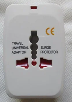 Lamtech — Travel adaptor