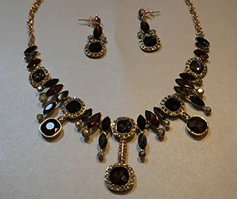 Chaoyite — Necklace and earring set