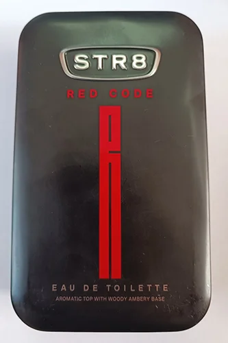 STR8 — Aromatic Top with Woody Ambery Base Red Code