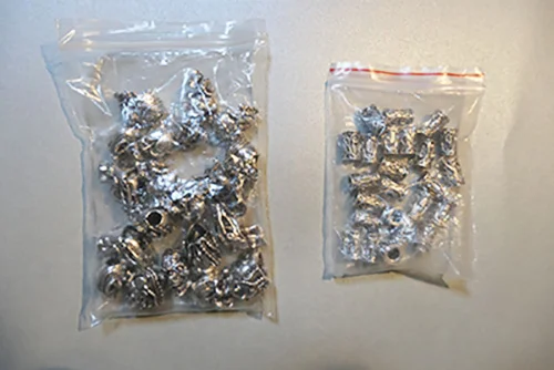 YMHPRIDE — Beard beads
