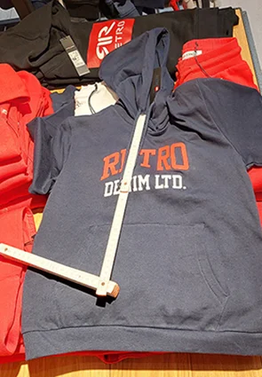Retro Jeans — PEPINO HOODIE