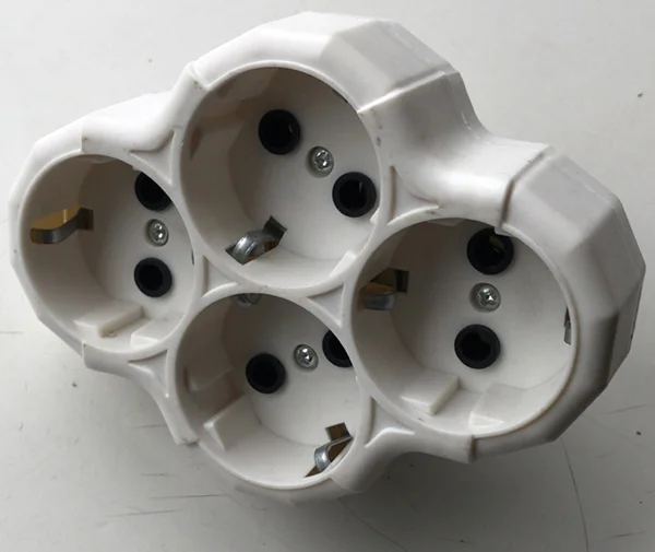 Multiplug socket