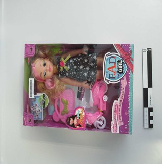 FAD GIRL — Plastic doll
