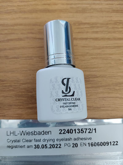 SL — Crystal Clear fast drying eyelash adhesive