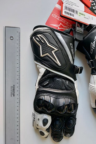 Alpinestars — GP PLUS GLOVES BL/WH