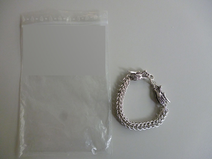 202 Armband mit Drachenkopf in silber. 2 einzelne Drachenköpfe mit Schließmechanismus